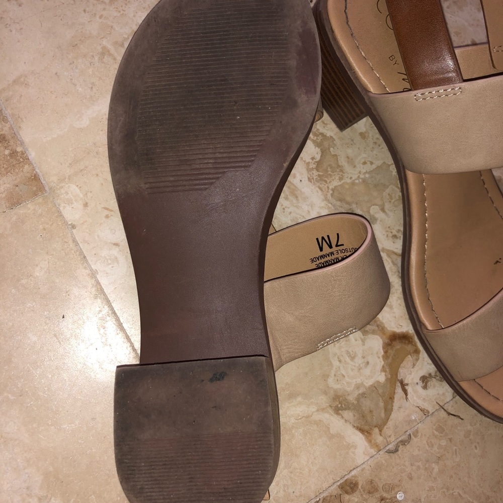 Tan Chunky heels - Picture 2 of 2